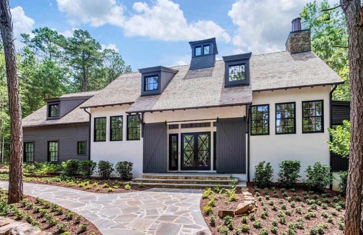 1023 Construction is an award winning builder at Serenbe. We absolutely love working with him. Pictured are a few of his award winning homes. We are currently planning to build Mado Hillside and Pond Walk. Want to live in one of his future homes? Reach out for more details today! ✨