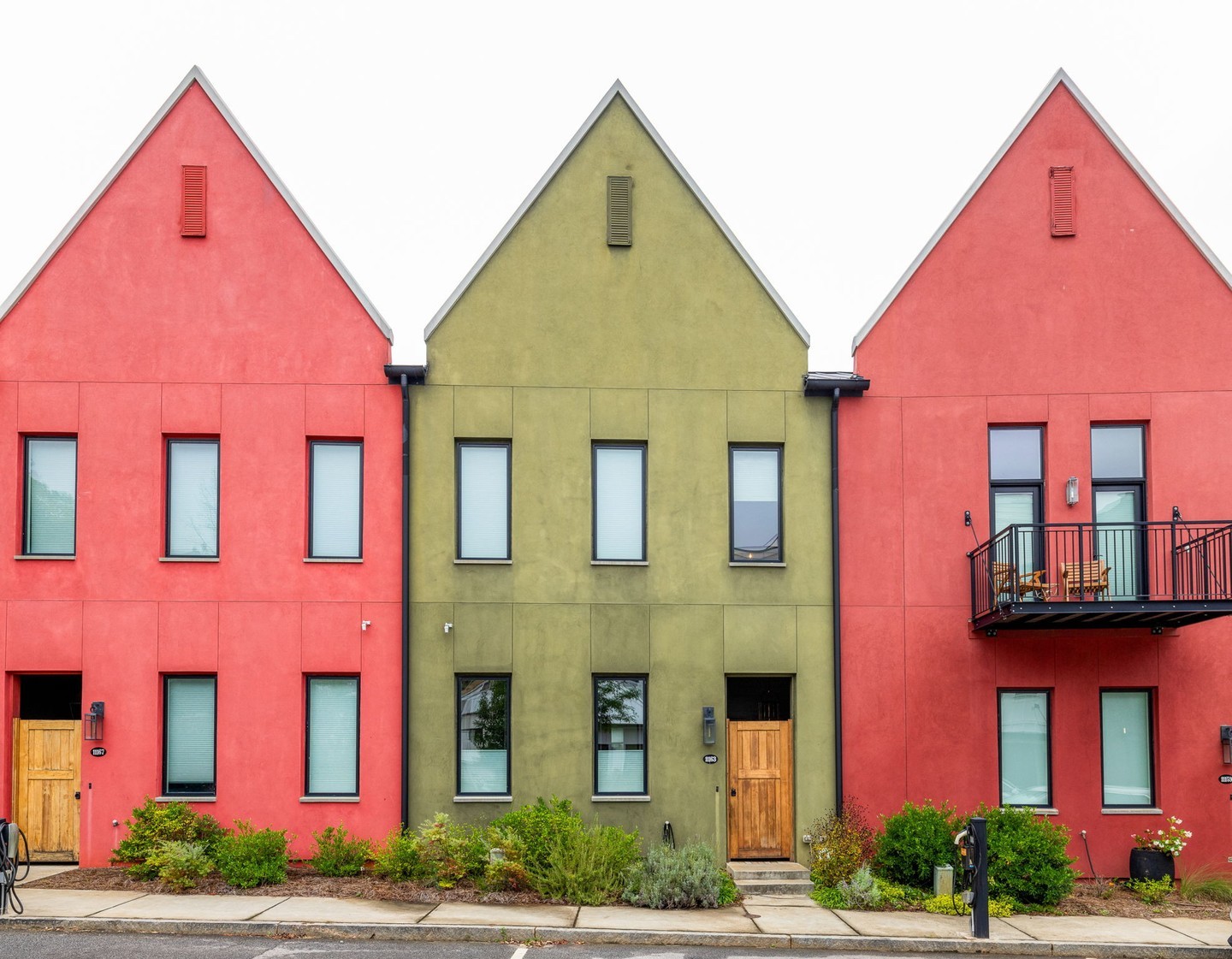 We are excited to share that Lot 297 is CLOSED! 🎉  Nestled in the Mado Hamlet of Serenbe, we just adore this Scandinavian-inspired townhome. This home is a short distance to Halsa restaurant, Bamboo Juices, Creek Retreat, the Gym, Spa, Yoga, Pilates, Minro Cafe + Studio, Radical Dough, Nigel’s Bananas and Gelato, miles of preserved nature trails, and more. We love the a private courtyard + garden, loft space in the primary, gorgeous green exterior, and vaulted ceilings. Big congratulations to our clients! We are so thrilled for them.⁠
⁠
🌳 Interested in finding your perfect home in Serenbe? Get in touch with us today!
