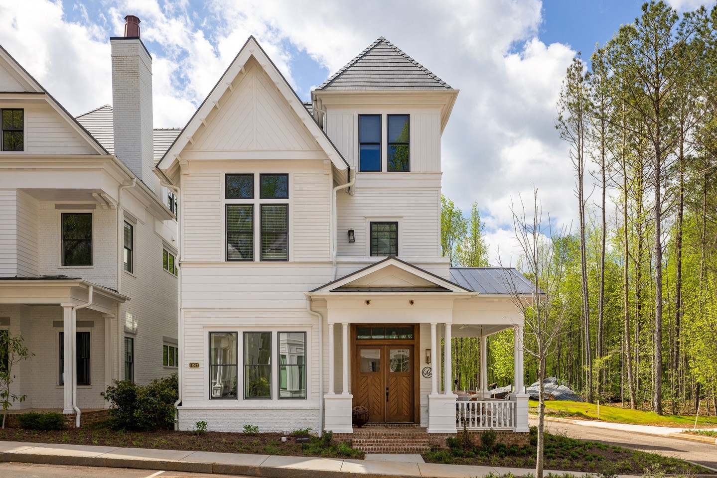 🚨 This 4 bed, 4 bath move in ready cottage in Overlook is now on the market! We love the Victorian architecture, perfectly blending historic charm with todays luxury. The intricate exterior details complement an open-concept interior featuring a chef's kitchen, versatile main-floor bedroom, primary suite with steam shower, lofted reading area with commissioned mural, and two additional en-suite bedrooms. 🌳 What we love most about this home is that it's in Serenbe! Discover what it's like to live in Serenbe and get in touch with us today!⁠
⁠
👀 See this listing at the link in our bio!